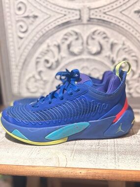 Nike Air Jordan Luka 1 Basketball shoes Blue Multicolor Youth 6.5Y /Women’s 8